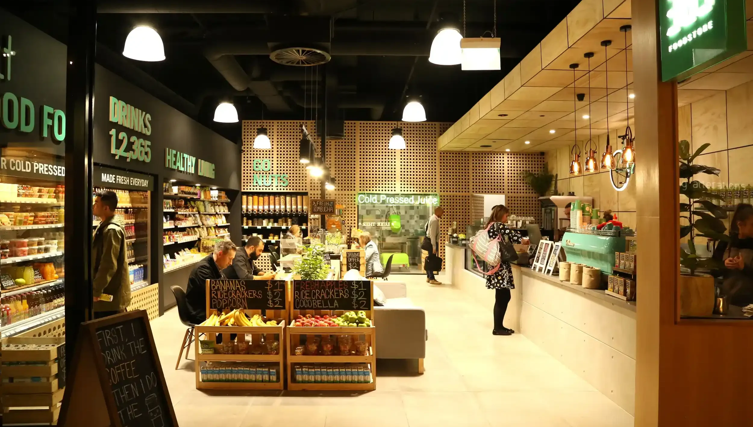 طراحی دکوراسیون فروشگاه مواد غذایی